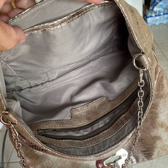 The limited Metallic Reptile Embossed Purse - Picture 4 of 6